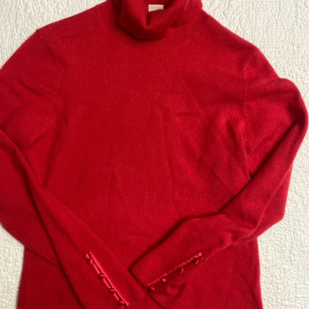 Definite View Women’s 100% Cashmere Red Turtleneck Sweater with Silk Trim